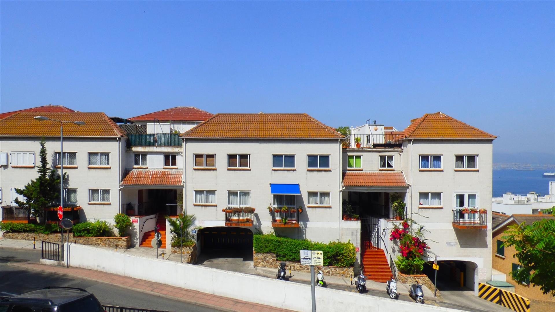 Image of Apartment - 2 Bedrooms - 1 Bathrooms for Sale in Brympton-Gibraltar, Image 5